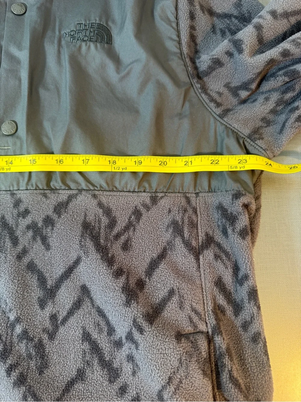 The North Face Tundra Fleece Pullover Jacket Mens XL Gray Aztec Chevron 1/4 Zip
